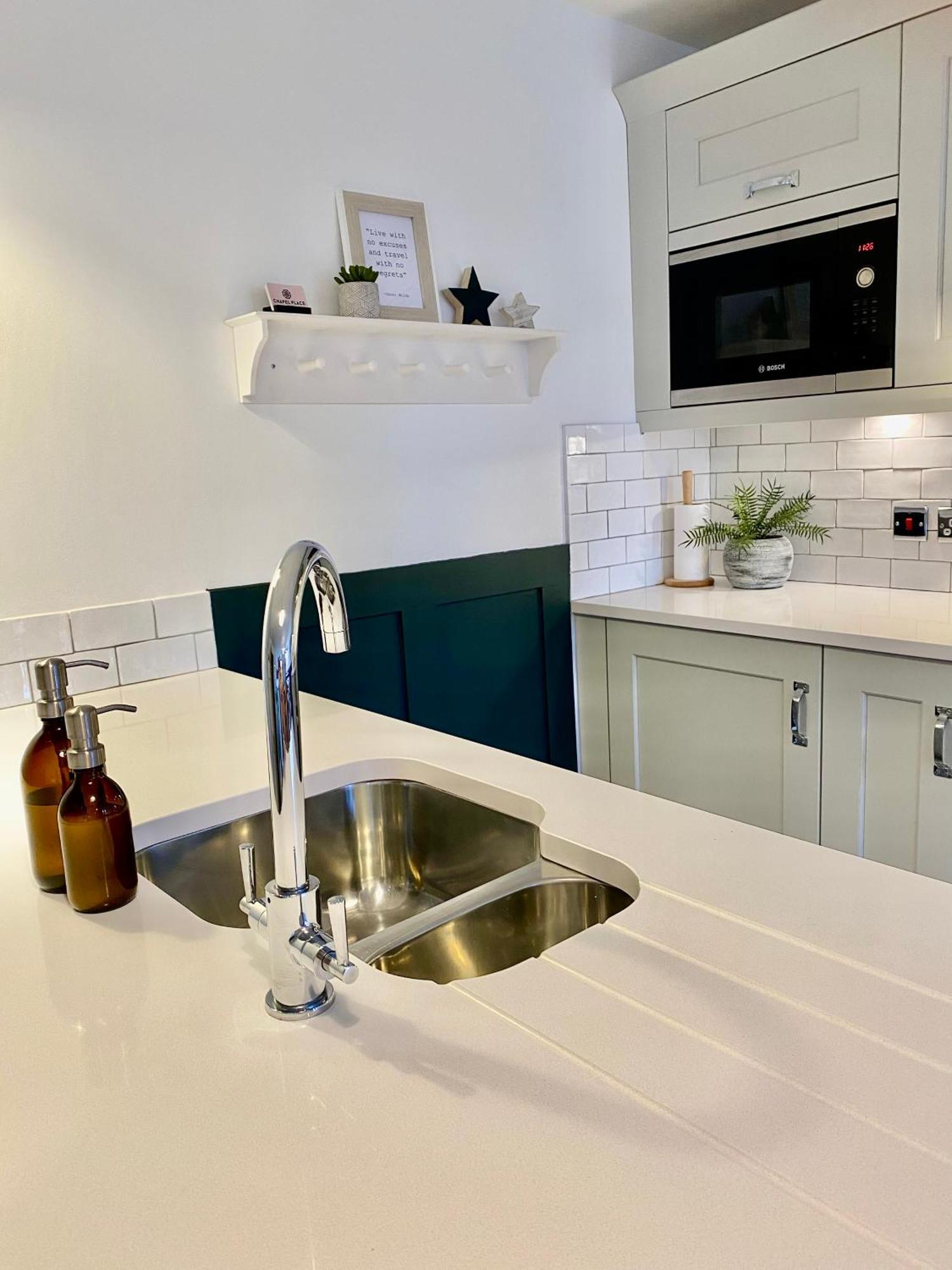 Boutique Chapel Apartment Within City Walls 切斯特 外观 照片
