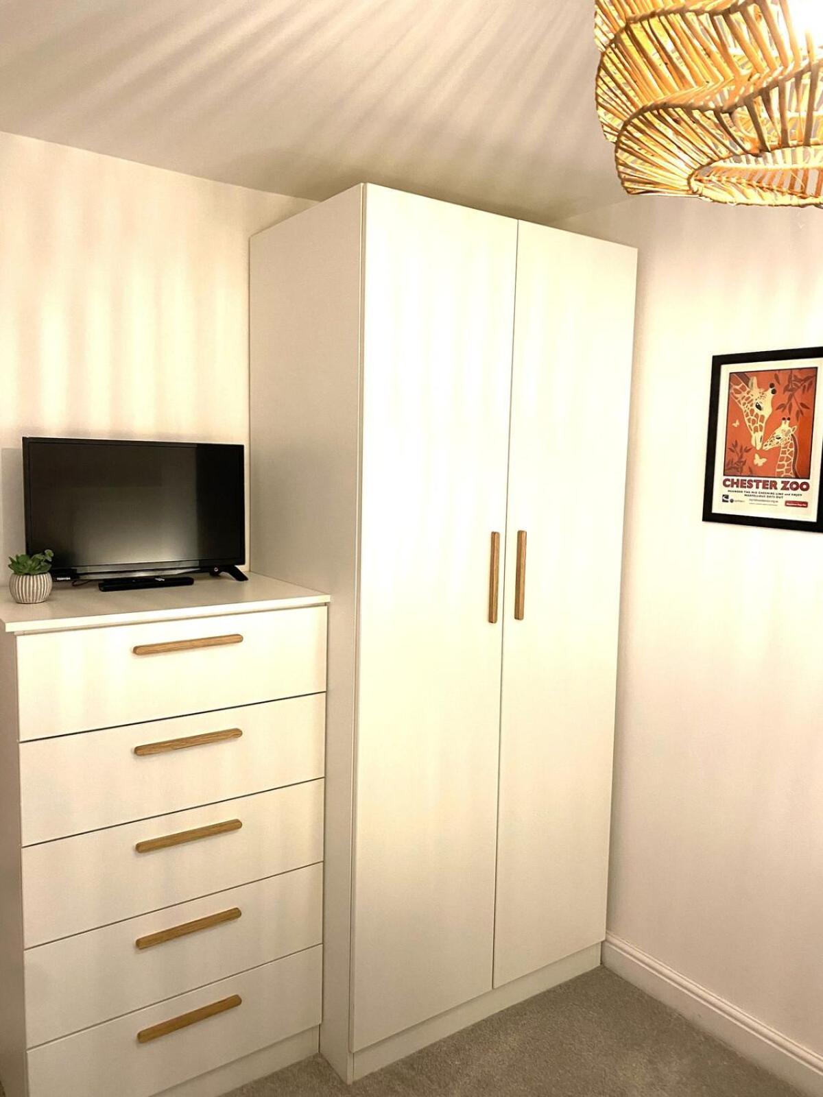 Boutique Chapel Apartment Within City Walls 切斯特 外观 照片