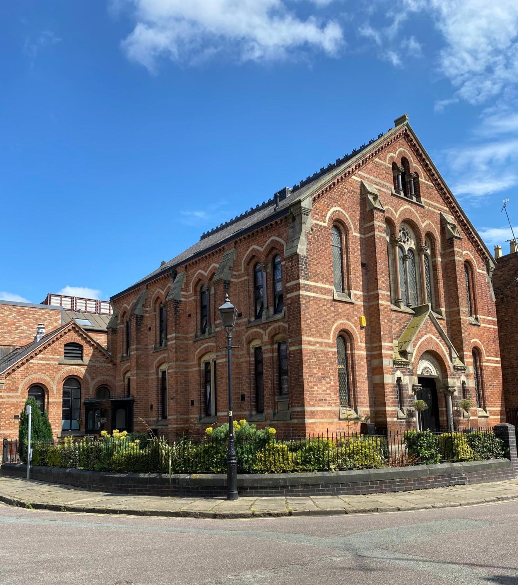 Boutique Chapel Apartment Within City Walls 切斯特 外观 照片